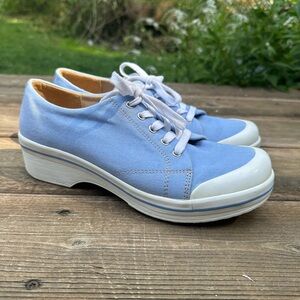 Dansko Veda light blue canvas sneaker/clog, size 39